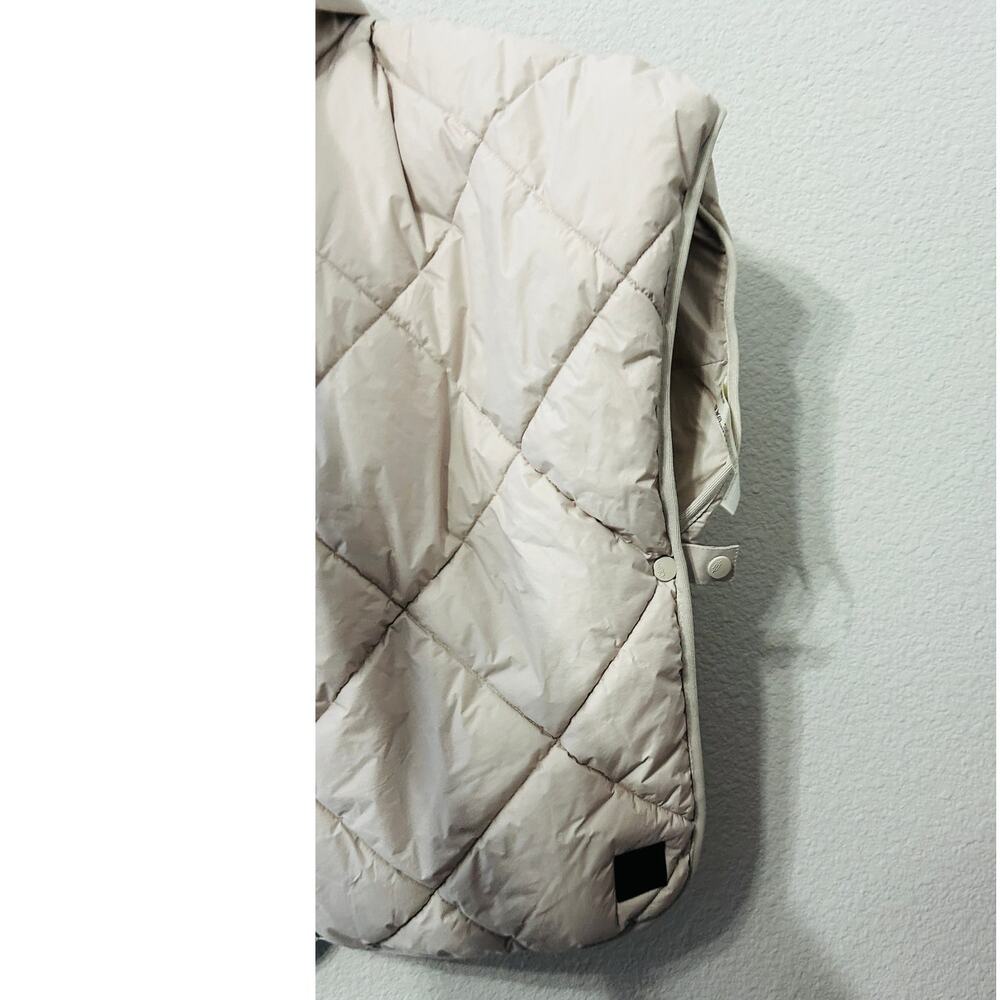 NEW Free People Chill Out Packable Puffer Poncho Scarf Jacket in Ivory One Size - Picture 9 of 12